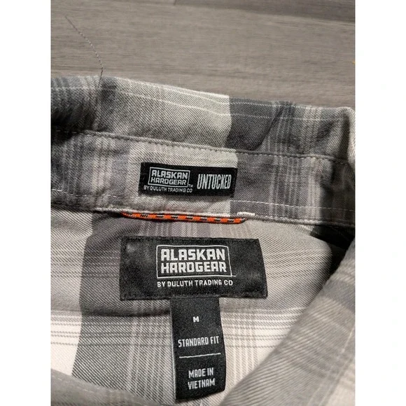 Alaskan Hardgear Men's Black White Gray Plaid Flannel Untucked Shirt Size Medium - Picture 2 of 7